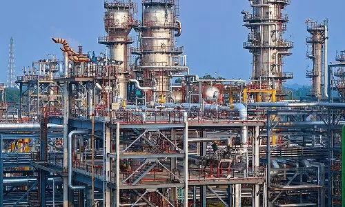 137 ദിവസം ഇന്ധനവില കൂട്ടിയില്ല; എണ്ണ കമ്പനികൾക്ക് നഷ്ടം 19,000 കോടി രൂപ