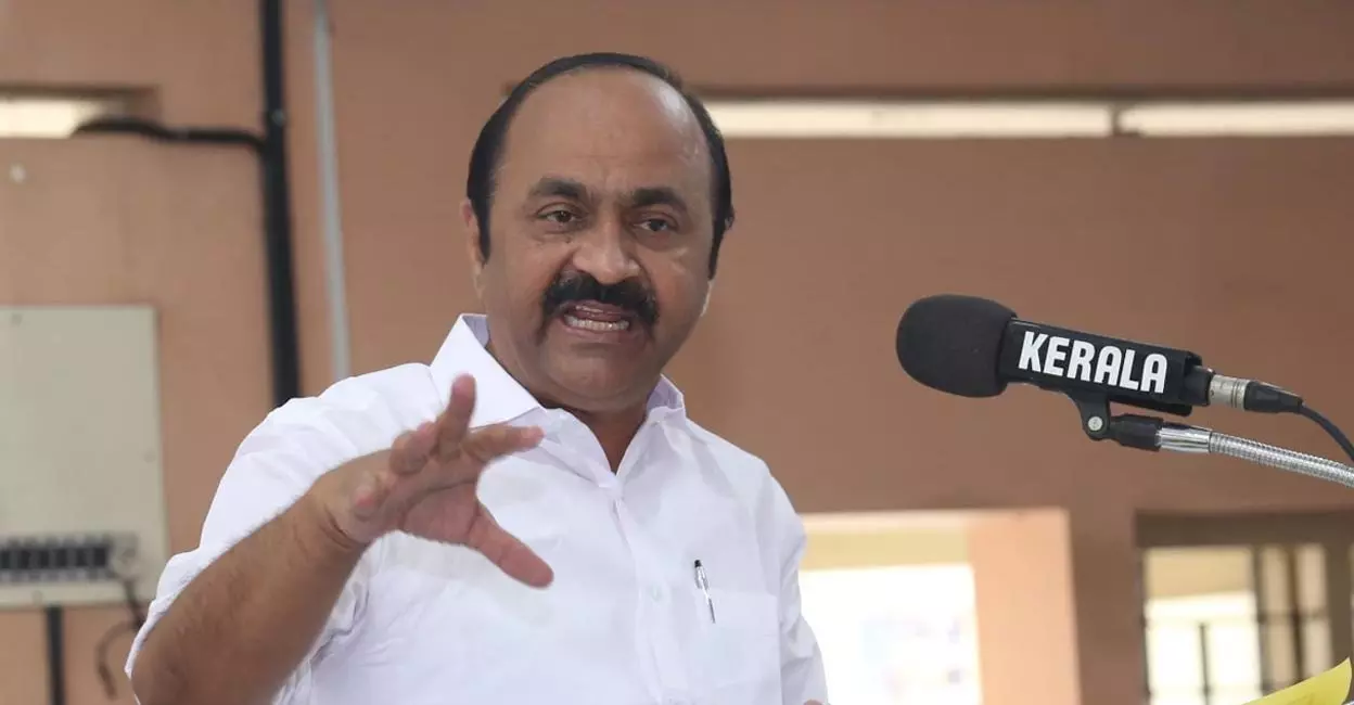 സജി ചെറിയാന് മന്ത്രിസഭയിലെ ഏറ്റവും വലിയ തമാശക്കാരന്- വി.ഡി സതീശന് സജി ചെറിയാന് മന്ത്രിസഭയിലെ ഏറ്റവും വലിയ തമാശക്കാരന്- വി.ഡി സതീശന്