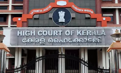 ഭരണഘടനാ വിരുദ്ധമായി പ്രഖ്യാപിക്കണം; ദേശീയ പണിമുടക്കിനെതിരെ ഹൈക്കോടതിയിൽ ഹരജി