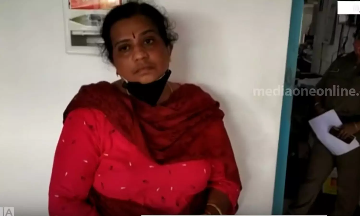 റെയില്വേയില് ജോലി വാഗ്ദാനം ചെയ്ത് തട്ടിപ്പ്; പത്തനംതിട്ട സ്വദേശിനി തൃശൂരില് അറസ്റ്റില് റെയില്വേയില് ജോലി വാഗ്ദാനം ചെയ്ത് തട്ടിപ്പ്; പത്തനംതിട്ട സ്വദേശിനി തൃശൂരില് അറസ്റ്റില്