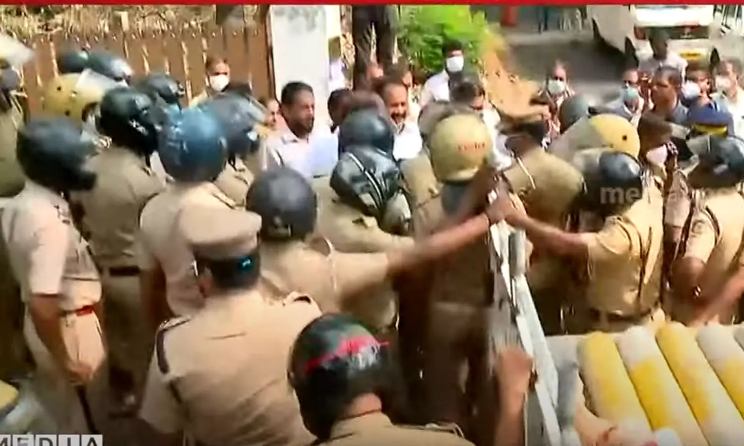 കെ റെയിൽ സർവേ നടപടികൾ പുനരാരംഭിച്ചു; കോട്ടയത്ത് പ്രതിഷേധക്കാര്‍ സര്‍വേ കല്ല് പിഴുതു മാറ്റി