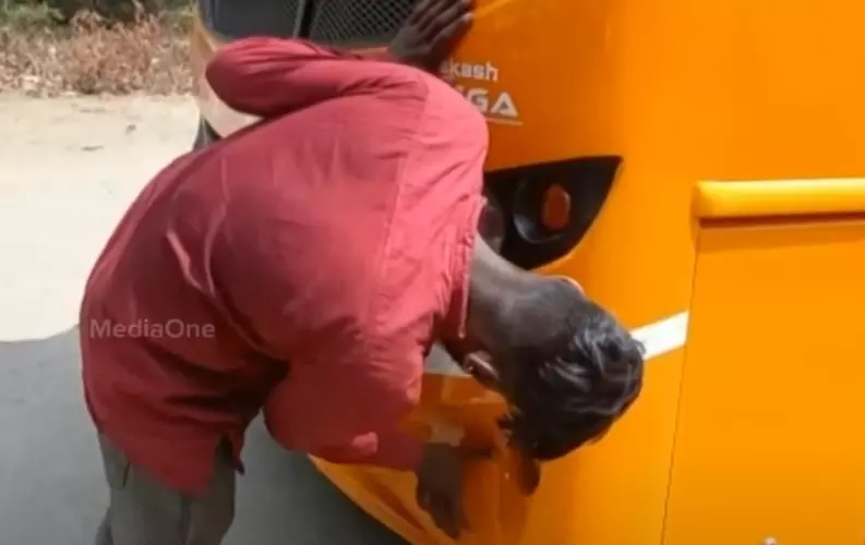 കെ- സ്വിഫ്റ്റിന് കൈമാറാൻ കൊണ്ടുവന്ന ബസിടിച്ച് അപകടം; ഡ്രൈവറെ കസ്റ്റഡിയിലെടുത്തു കെ- സ്വിഫ്റ്റിന് കൈമാറാൻ കൊണ്ടുവന്ന ബസിടിച്ച് അപകടം; ഡ്രൈവറെ കസ്റ്റഡിയിലെടുത്തു