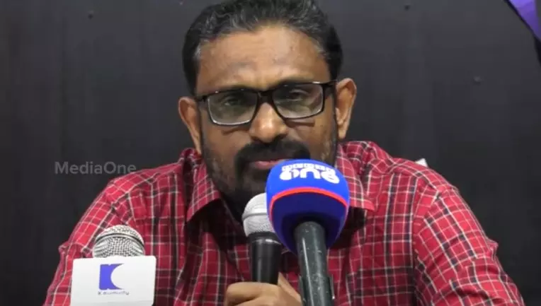 കെ- റെയിൽ ഭാവി തലമുറക്ക് അനിവാര്യം; കൃത്യമായ നഷ്ടപരിഹാരം നൽകി ഭൂമി ഏറ്റെടുക്കണമെന്ന് ബെന്യാമിൻ കെ- റെയിൽ ഭാവി തലമുറക്ക് അനിവാര്യം; കൃത്യമായ നഷ്ടപരിഹാരം നൽകി ഭൂമി ഏറ്റെടുക്കണമെന്ന് ബെന്യാമിൻ