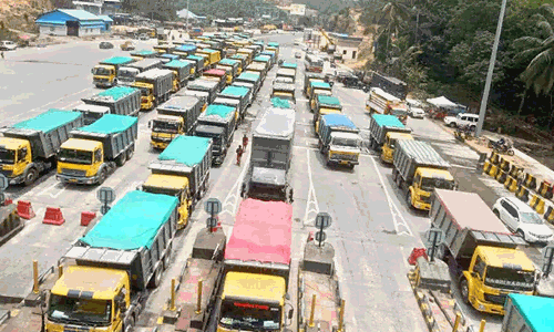 പന്നിയങ്കര ടോൾ സമരം പിൻവലിച്ചതായി ടോറസ് ടിപ്പർ അസോസിയേഷൻ പന്നിയങ്കര ടോൾ സമരം പിൻവലിച്ചതായി ടോറസ് ടിപ്പർ അസോസിയേഷൻ