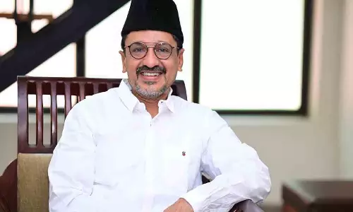 സിൽവർ ലൈൻ സമരം രാഷ്ട്രീയമല്ല, ജനകീയ സമരം: സാദിഖലി തങ്ങൾ സിൽവർ ലൈൻ സമരം രാഷ്ട്രീയമല്ല, ജനകീയ സമരം: സാദിഖലി തങ്ങൾ