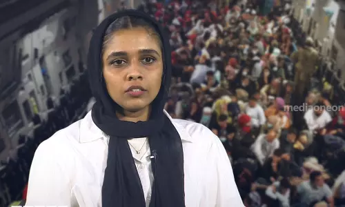 ബങ്കറിലെ പന്ത്രണ്ട് ദിനരാത്രങ്ങൾ ബങ്കറിലെ പന്ത്രണ്ട് ദിനരാത്രങ്ങൾ