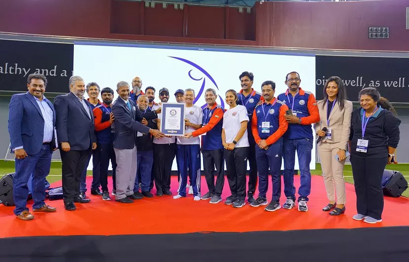 ഏറ്റവും കൂടുതല് രാജ്യക്കാര് ഒരുമിച്ച് യോഗാഭ്യാസം; ഗിന്നസ് ബുക്ക് റെക്കോഡുമായി ഇന്ത്യന് സ്പോര്ട്സ് സെന്റര് ഏറ്റവും കൂടുതല് രാജ്യക്കാര് ഒരുമിച്ച് യോഗാഭ്യാസം; ഗിന്നസ് ബുക്ക് റെക്കോഡുമായി ഇന്ത്യന് സ്പോര്ട്സ് സെന്റര്
