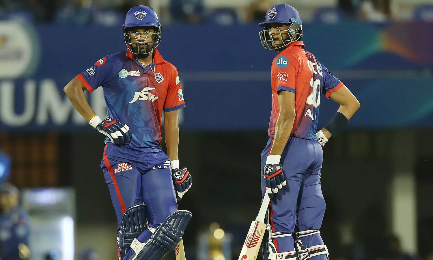 മുംബൈ തോറ്റു തന്നെ തുടങ്ങി; ഡല്ഹിക്ക് നാലു വിക്കറ്റിന്റെ തകര്പ്പന് ജയം മുംബൈ തോറ്റു തന്നെ തുടങ്ങി; ഡല്ഹിക്ക് നാലു വിക്കറ്റിന്റെ തകര്പ്പന് ജയം