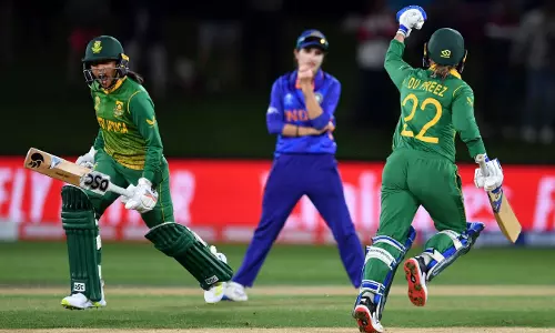 ഉദ്വേഗം അവസാന പന്തുവരെ; ദക്ഷിണാഫ്രിക്കയോട് തോറ്റ് ഇന്ത്യ ലോകകപ്പ് സെമി കാണാതെ പുറത്ത് ഉദ്വേഗം അവസാന പന്തുവരെ; ദക്ഷിണാഫ്രിക്കയോട് തോറ്റ് ഇന്ത്യ ലോകകപ്പ് സെമി കാണാതെ പുറത്ത്