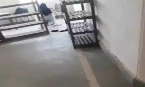 ക്ലാസ്‌റൂമിൽ ഹിജാബ് ധരിച്ച് നമസ്‌കരിച്ചെന്ന് പരാതി; വിദ്യാർത്ഥിനിക്കെതിരെ അന്വേഷണം പ്രഖ്യാപിച്ച് കേന്ദ്ര സർവകലാശാല