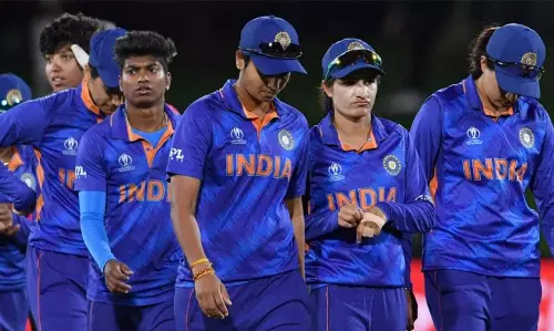 ആവേശപ്പോര്, കണ്ണീരില്‍ കുതിര്‍ന്ന ക്ലൈമാക്സ് ; കന്നിക്കിരീടത്തിനായി ഇന്ത്യന്‍ വനിതകള്‍ക്ക് ഇനിയും കാത്തിരിക്കണം