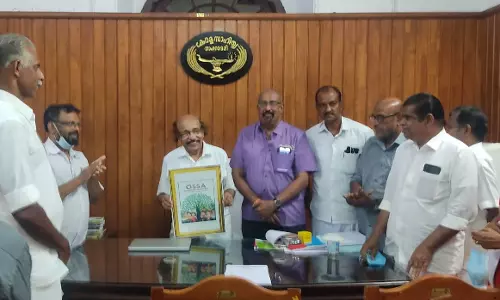 ജന്മനാടിന്റെ സ്‌നേഹമധുരം നുണഞ്ഞ് സച്ചിദാനന്ദൻ