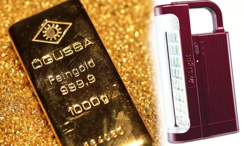 എമർജൻസി ലാമ്പ് വഴി കടത്താന്‍ ശ്രമിച്ച 30 ലക്ഷം രൂപയുടെ സ്വര്‍ണ്ണം പിടികൂടി