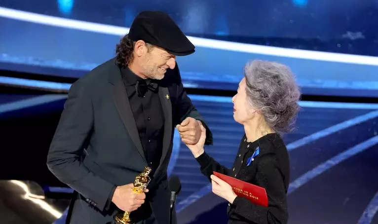 മികച്ച സഹനടനുള്ള ഓസ്കർ ട്രോയ് കോറ്റ്സറിന്; ഡ്രൈവ് മൈ കാർ മികച്ച വിദേശ ചിത്രം മികച്ച സഹനടനുള്ള ഓസ്കർ ട്രോയ് കോറ്റ്സറിന്; ഡ്രൈവ് മൈ കാർ മികച്ച വിദേശ ചിത്രം