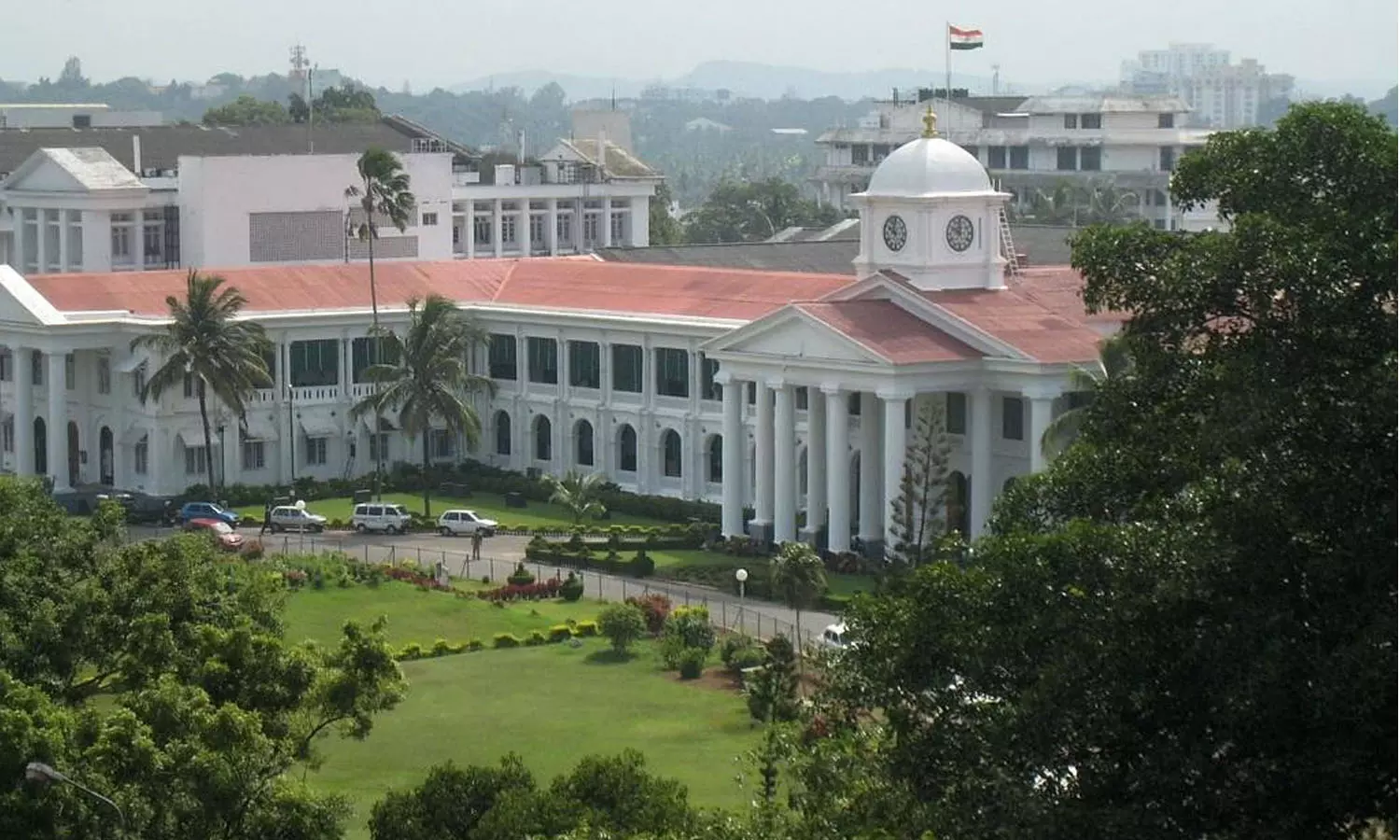 സർക്കാർ ജീവനക്കാർ ജോലിക്ക് ഹാജരാകണം; സംസ്ഥാനത്ത് ഡയസ്നോൺ പ്രഖ്യാപിച്ചു സർക്കാർ ജീവനക്കാർ ജോലിക്ക് ഹാജരാകണം; സംസ്ഥാനത്ത് ഡയസ്നോൺ പ്രഖ്യാപിച്ചു