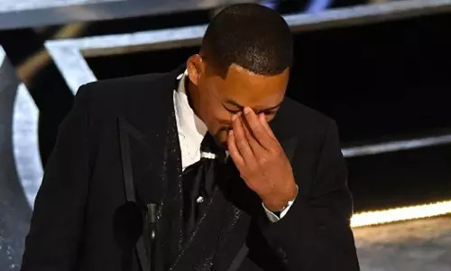 സ്നേഹം ഭ്രാന്തമായ കാര്യങ്ങള് ചെയ്യിക്കും, എനിക്ക് അക്കാദമിയോട് മാപ്പ് പറയണം: വികാരാധീനനായി വില് സ്മിത്ത് സ്നേഹം ഭ്രാന്തമായ കാര്യങ്ങള് ചെയ്യിക്കും, എനിക്ക് അക്കാദമിയോട് മാപ്പ് പറയണം: വികാരാധീനനായി വില് സ്മിത്ത്