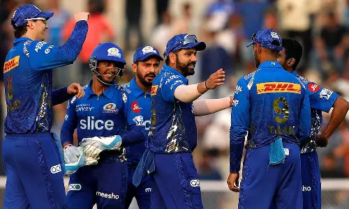 തോറ്റു തുടങ്ങുന്ന മുംബൈ ഇന്ത്യൻസിനെ പേടിക്കണം: കണക്കുകള്‍ ഇങ്ങനെ....