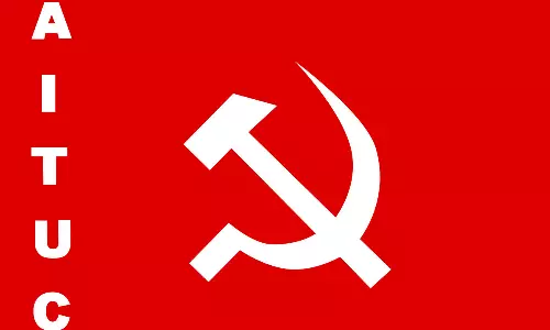 കോടതികൾ വിമർശിക്കേണ്ടത് കേന്ദ്രത്തെ, സർക്കാർ ജീവനക്കാർ നാളെയും പണിമുടക്കും: എ.ഐ.ടി.യു.സി