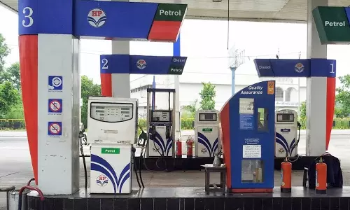 കോഴിക്കോട്ട് പെട്രോൾപമ്പ് തുറന്നുപ്രവർത്തിക്കാൻ കലക്ടറുടെ നിർദേശം