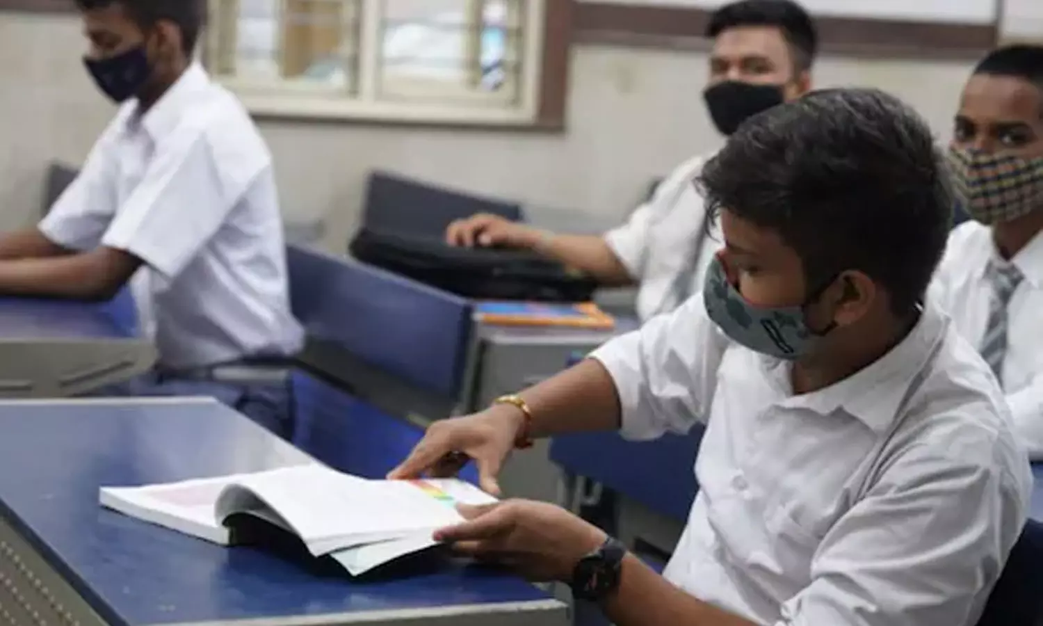 മുസ്ലിം ഭരണാധികാരികളെക്കുറിച്ചുള്ള പാഠഭാഗങ്ങൾ വെട്ടിക്കുറച്ച് കർണാടക; ടിപ്പുവിനെക്കുറിച്ചുള്ള സ്വാതന്ത്രസമര സേനാനി വിശേഷണം നീക്കി മുസ്ലിം ഭരണാധികാരികളെക്കുറിച്ചുള്ള പാഠഭാഗങ്ങൾ വെട്ടിക്കുറച്ച് കർണാടക; ടിപ്പുവിനെക്കുറിച്ചുള്ള സ്വാതന്ത്രസമര സേനാനി വിശേഷണം നീക്കി