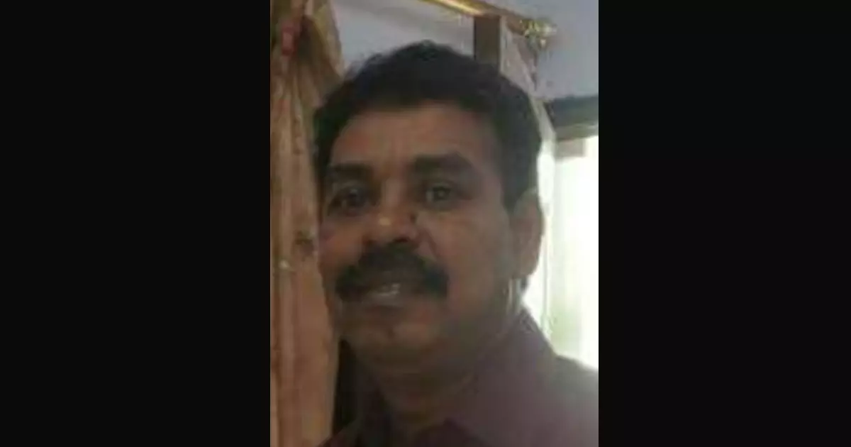 നാട്ടിൽപോകാനായി മസ്കത്ത് വിമാനത്താളത്തിലെത്തിയ മലയാളി കുഴഞ്ഞുവീണ് മരിച്ചു നാട്ടിൽപോകാനായി മസ്കത്ത് വിമാനത്താളത്തിലെത്തിയ മലയാളി കുഴഞ്ഞുവീണ് മരിച്ചു