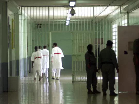 റമദാനോടനുബന്ധിച്ച് യുഎഇയില് 1409 തടവുകാര്ക്ക് മോചനം റമദാനോടനുബന്ധിച്ച് യുഎഇയില് 1409 തടവുകാര്ക്ക് മോചനം