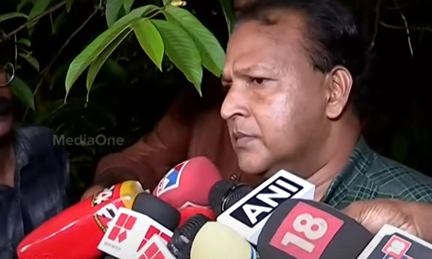 മറ്റുള്ള പലരേയും ഒരുമിച്ചിരുത്തി ഉത്തരങ്ങൾ പറയേണ്ടതുണ്ട്: ബാല ചന്ദ്രകുമാർ