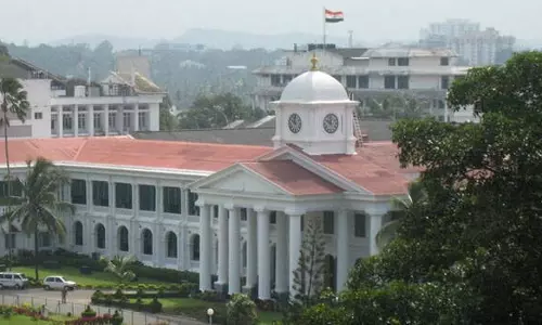 സംസ്ഥാനത്ത് ഡയസ്നോൺ പ്രാബല്യത്തിൽ; ജീവനക്കാർ ഓഫീസുകളിൽ എത്തണമെന്ന് സർക്കാര് സംസ്ഥാനത്ത് ഡയസ്നോൺ പ്രാബല്യത്തിൽ; ജീവനക്കാർ ഓഫീസുകളിൽ എത്തണമെന്ന് സർക്കാര്