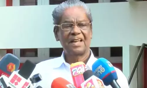 തൊഴിലാളികൾക്ക് പണിയെടുക്കാനും പണിമുടക്കാനും അവകാശമുണ്ട്; ഓലപ്പാമ്പുകാട്ടി ഭീഷണിപ്പെടുത്താനാവില്ലെന്ന് ആനത്തലവട്ടം ആനന്ദൻ