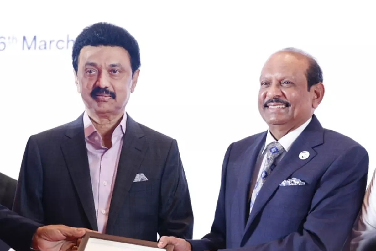 എംഎ യൂസഫലിക്കൊപ്പം എംകെ സ്റ്റാലിന് എംഎ യൂസഫലിക്കൊപ്പം എംകെ സ്റ്റാലിന്