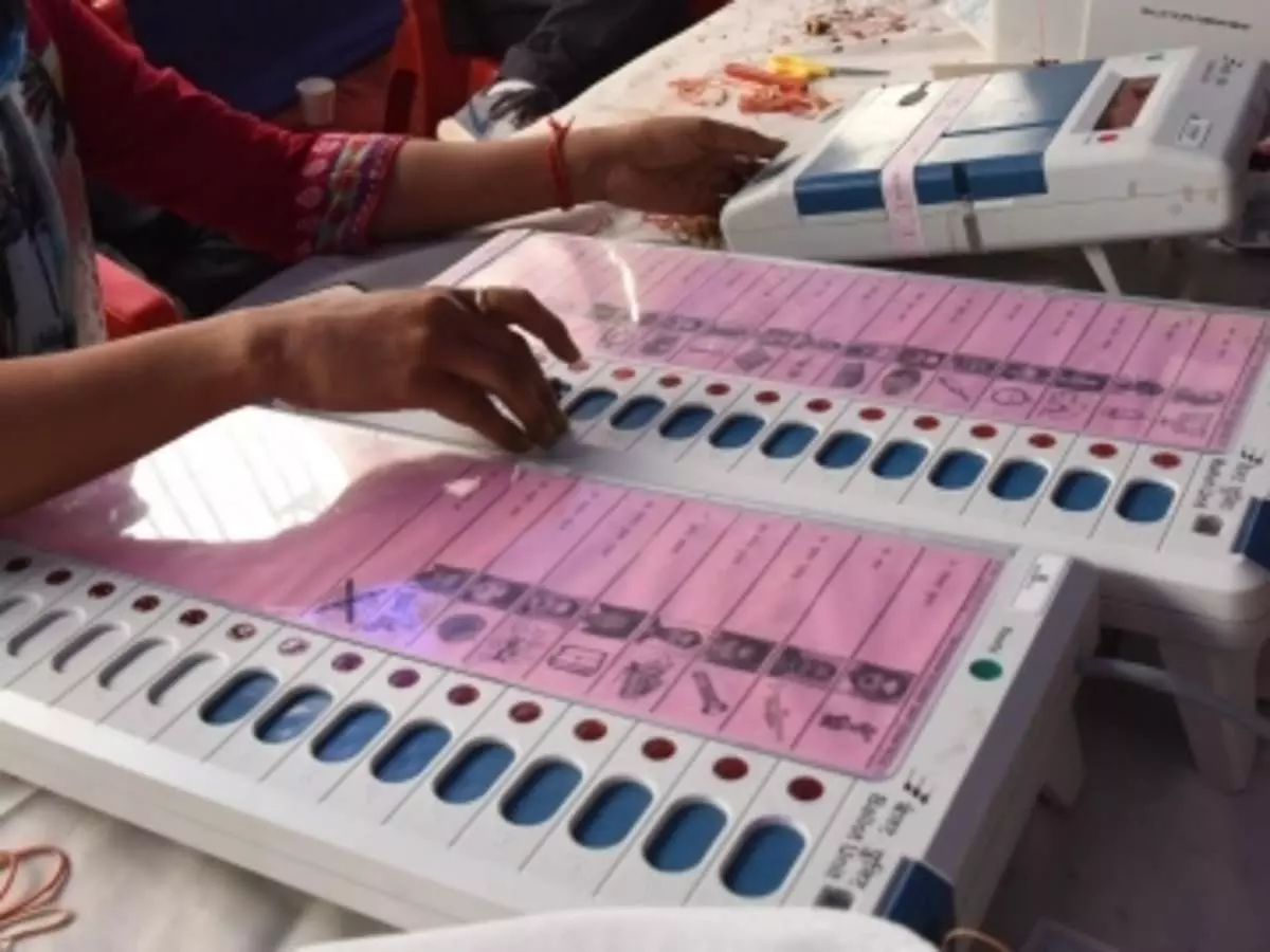 രണ്ടുവർഷത്തിനിടെ കാണാതായത് 19 ലക്ഷം ഇവിഎം മെഷീനുകൾ; തെരഞ്ഞെടുപ്പ് കമ്മീഷനിൽ നിന്ന് വിശദീകരണം തേടുമെന്ന് കർണാടക സ്പീക്കർ