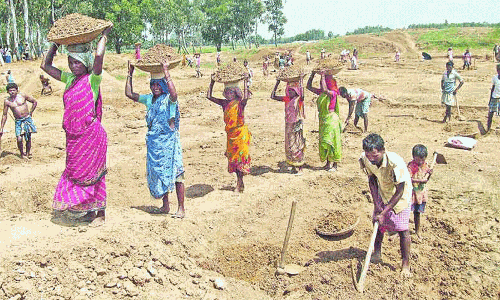 തൊഴിലുറപ്പ് പദ്ധതിയുടെ വേതനം പുതുക്കി തൊഴിലുറപ്പ് പദ്ധതിയുടെ വേതനം പുതുക്കി