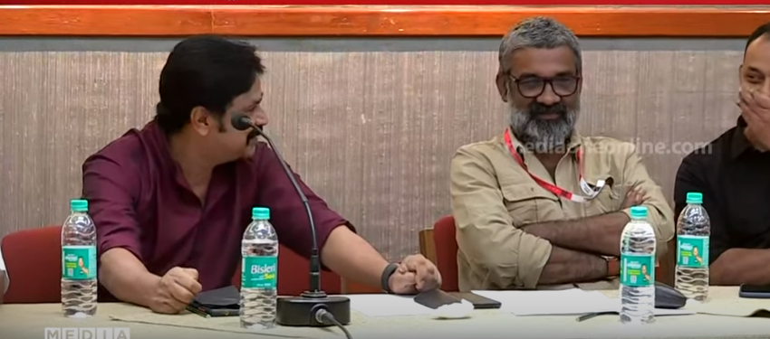 ചലച്ചിത്ര അക്കാദമി ചെയർമാൻ സ്ഥാനത്തിരിക്കാൻ കെൽപ്പുള്ള ആളാണ് രഞ്ജിത്തെന്ന് ദിലീപ്; ഇരുവരും ഒരേ വേദിയില്‍