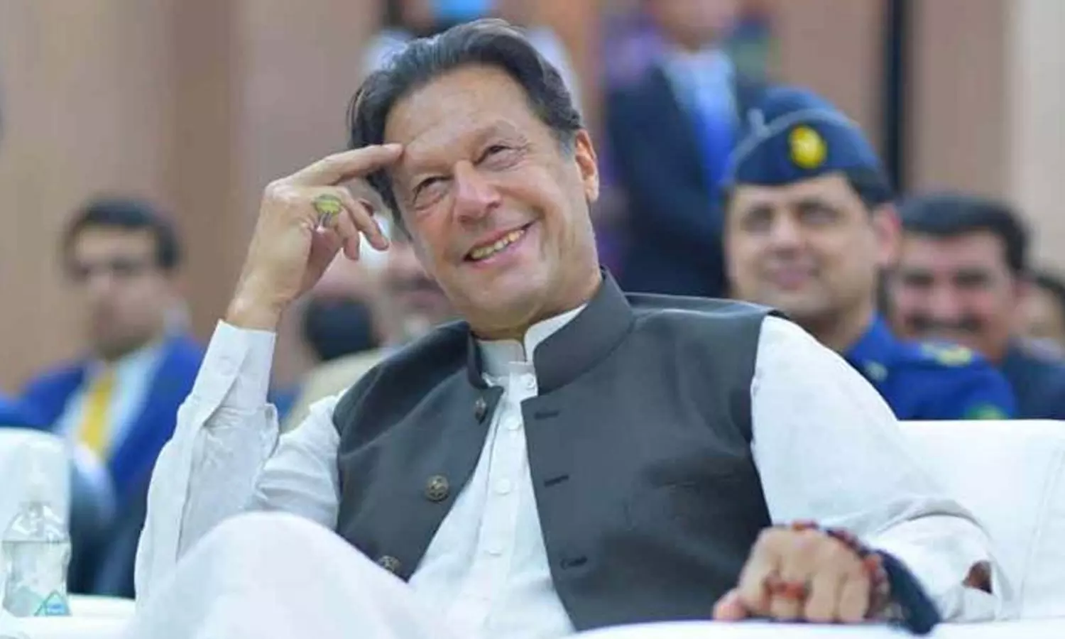 ഇമ്രാനെതിരായ അവിശ്വാസപ്രമേയം ചർച്ച ചെയ്യാതെ പാക്ക് അസംബ്ലി ഇമ്രാനെതിരായ അവിശ്വാസപ്രമേയം ചർച്ച ചെയ്യാതെ പാക്ക് അസംബ്ലി