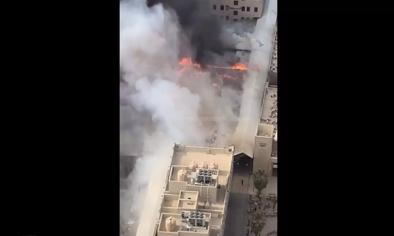 കുവൈത്തിലെ പുരാതന മാർക്കറ്റായ മുബാറക്കിയ സൂഖിൽ വൻ തീപിടിത്തം കുവൈത്തിലെ പുരാതന മാർക്കറ്റായ മുബാറക്കിയ സൂഖിൽ വൻ തീപിടിത്തം