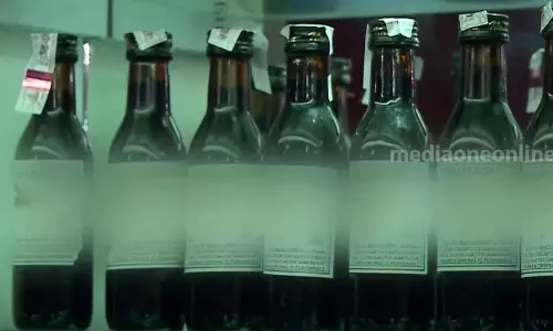 ഐ.ടി പാർക്കുകളിലെ മദ്യവിതരണം; പ്രത്യേക ചട്ടം രൂപീകരിക്കും