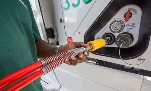 രാജ്യത്ത് സി.എന്‍.ജി വിലയും വര്‍ധിപ്പിച്ചു;  കിലോക്ക് കൂടിയത് എട്ട് രൂപ