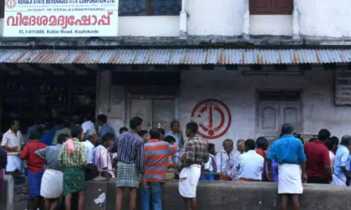 മദ്യം, ലോട്ടറി: പാവങ്ങളെ പിഴിയുന്ന സർക്കാരുകൾ