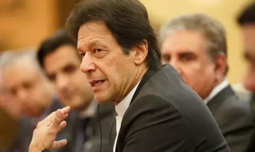 ഇന്ത്യയെ പ്രശംസിച്ച്, അമേരിക്കയെ ആക്രമിച്ച് ഇമ്രാൻ ഖാൻ ഇന്ത്യയെ പ്രശംസിച്ച്, അമേരിക്കയെ ആക്രമിച്ച് ഇമ്രാൻ ഖാൻ