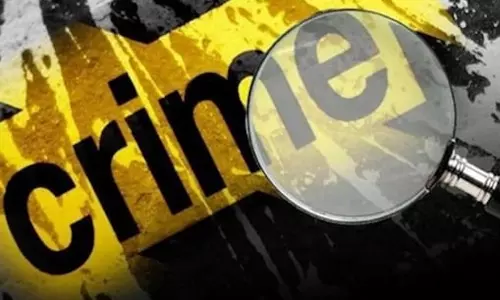 പൊലീസുകാർ നിർബന്ധിച്ച് മൂത്രം കുടിപ്പിച്ചു; പ്രതിക്ക് 2.5 ലക്ഷം നഷ്ടപരിഹാരം നൽകാൻ ഉത്തരവ് പൊലീസുകാർ നിർബന്ധിച്ച് മൂത്രം കുടിപ്പിച്ചു; പ്രതിക്ക് 2.5 ലക്ഷം നഷ്ടപരിഹാരം നൽകാൻ ഉത്തരവ്