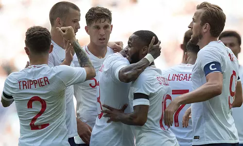 യൂറോകപ്പ് ഫൈനലിസ്റ്റുകൾക്ക് അനായാസം; ഇംഗ്ലണ്ട് ഗ്രൂപ്പ് ബിയിൽ യൂറോകപ്പ് ഫൈനലിസ്റ്റുകൾക്ക് അനായാസം; ഇംഗ്ലണ്ട് ഗ്രൂപ്പ് ബിയിൽ