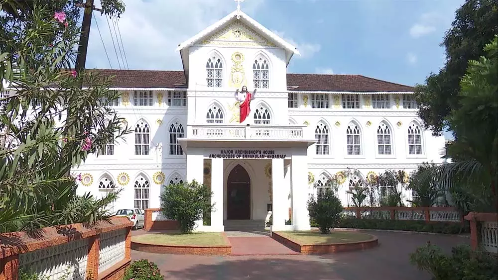 കുർബാന ഏകീകരണം; മാര്‍പാപ്പയുടെ കത്തിന്‍റെ വിശ്വാസ്യതയില്‍ സംശയമുന്നയിച്ച് വൈദികര്‍