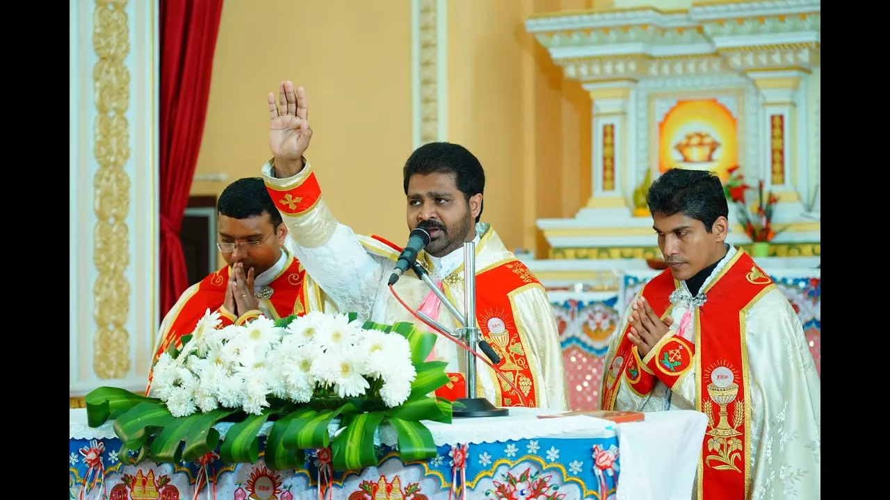 എറണാകുളം-അങ്കമാലി അതിരൂപതയിൽ ജനാഭിമുഖ കുർബാന തന്നെ തുടരുമെന്ന് വൈദികർ