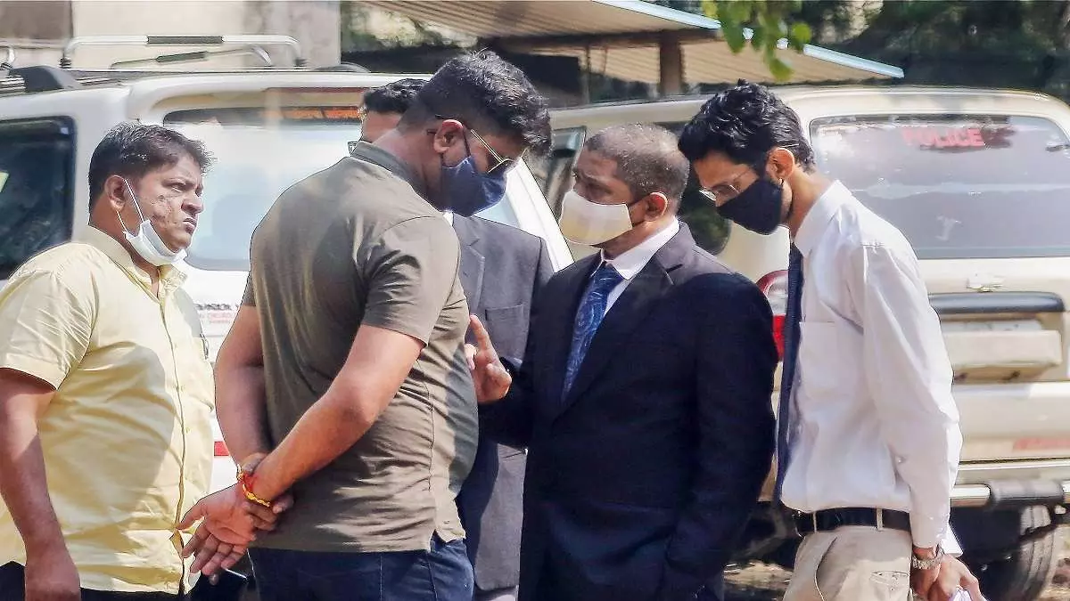 ആര്യൻ കേസിലെ വിവാദ സാക്ഷി; നാർകോട്ടിക്‌സ് സംഘത്തിന്റെ 25 കോടി ഡീൽ വെളിപ്പെടുത്തി; പ്രഭാകർ സെയിലിന്‍റെ മരണത്തില്‍ ദുരൂഹത?