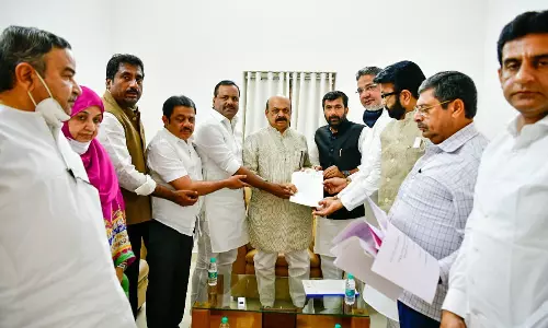 പോപുലർ ഫ്രണ്ടിനെയും എസ്ഡിപിഐയെയും നിരോധിക്കണം; കർണാടക മുഖ്യമന്ത്രിയെ കണ്ട് കോൺഗ്രസ് നേതാക്കൾ