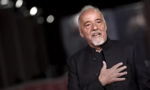 ഞങ്ങൾ ക്രിസ്ത്യാനികളോട് പൊറുക്കണം- റമദാൻ ആശംസയുമായി പൗലോ കൊയ്ലോ ഞങ്ങൾ ക്രിസ്ത്യാനികളോട് പൊറുക്കണം- റമദാൻ ആശംസയുമായി പൗലോ കൊയ്ലോ