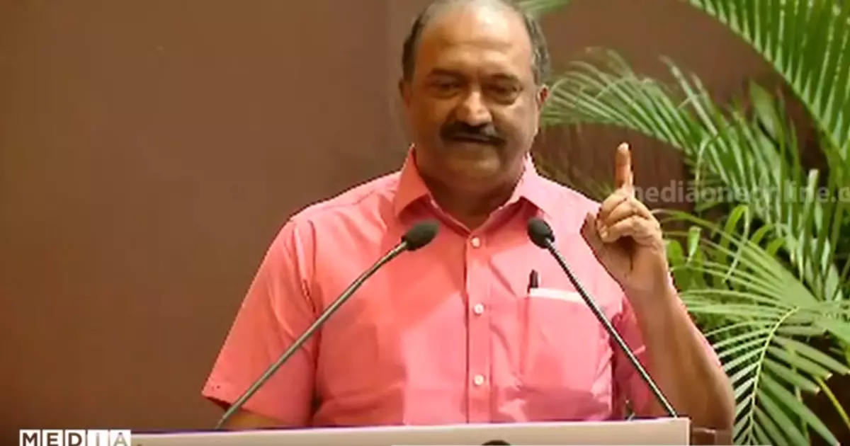 വിലക്കില്ല, പരിഭവവും; കോൺഗ്രസ് സെമിനാറിൽ പങ്കെടുത്ത് ധനമന്ത്രി കെ.എൻ. ബാലഗോപാൽ വിലക്കില്ല, പരിഭവവും; കോൺഗ്രസ് സെമിനാറിൽ പങ്കെടുത്ത് ധനമന്ത്രി കെ.എൻ. ബാലഗോപാൽ