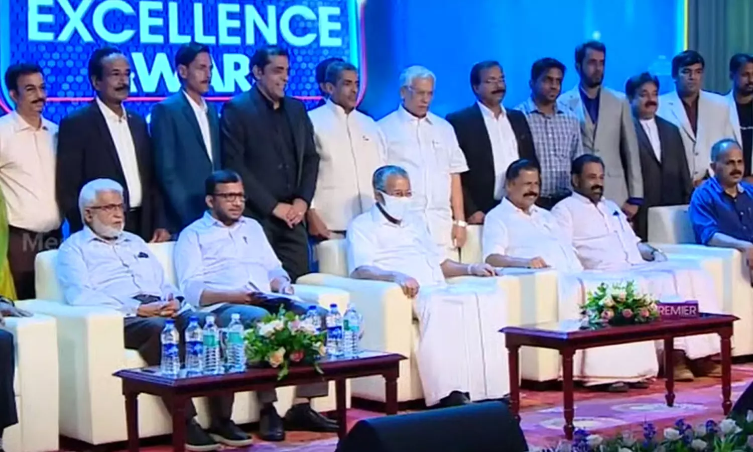 മീഡിയവൺ ബിസിനസ് എക്സലൻസ് അവാർഡുകൾ മുഖ്യമന്ത്രി സമർപ്പിച്ചു മീഡിയവൺ ബിസിനസ് എക്സലൻസ് അവാർഡുകൾ മുഖ്യമന്ത്രി സമർപ്പിച്ചു