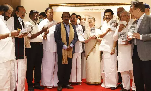 സോണിയ, അഖിലേഷ്, യെച്ചൂരി, ഫാറൂഖ് അബ്ദുല്ല; പ്രതിപക്ഷ നേതൃനിരയെ അണിനിരത്തി സ്റ്റാലിൻ സോണിയ, അഖിലേഷ്, യെച്ചൂരി, ഫാറൂഖ് അബ്ദുല്ല; പ്രതിപക്ഷ നേതൃനിരയെ അണിനിരത്തി സ്റ്റാലിൻ