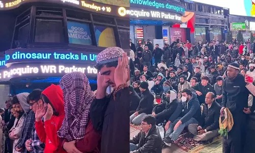 ചരിത്രത്തിലാദ്യം! ടൈം സ്‌ക്വയറിൽ ആയിരങ്ങൾ പങ്കെടുത്ത തറാവീഹ് നമസ്‌കാരം